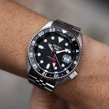Load image into Gallery viewer, Seiko 5 SSK001K Automatic GMT SKX Series Watch